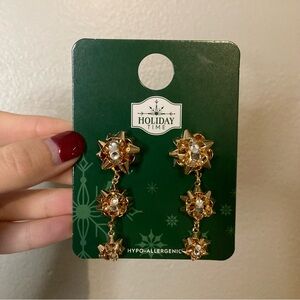 4/$10 - NEW Gold Christmas Bow Dangle Earrings